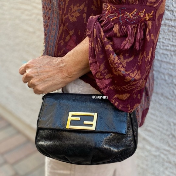 SOLD Fendi Fendista Pochette Leather Crossbody Bag - Picture 3 of 16